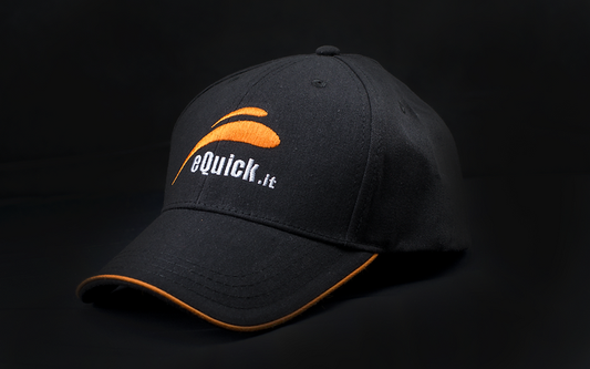cappellino Equick sponsor